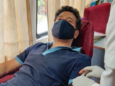 रक्तदाता दिवस पर क्रिकेट लीजेंड सचिन तेंदुलकर ने किया रक्तदान