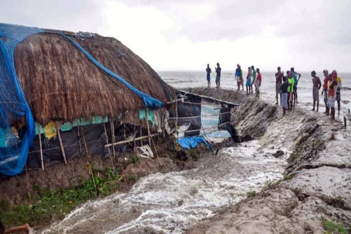 चक्रवात यास से हुए नुकसान का जायजा लेने पश्चिम बंगाल पहुंचा केंद्रीय दल