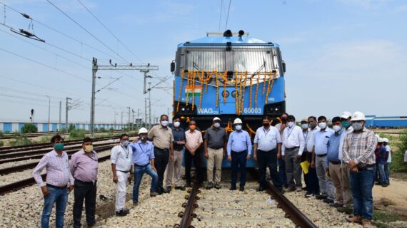 उत्तर मध्य रेलवे १०० फीसदी विद्युतीकरण की दिशा में बढ़ा रहा तेज कदम