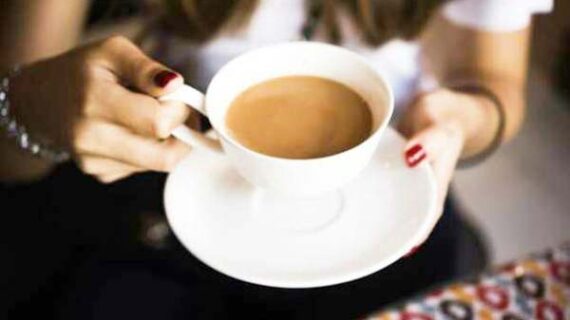 खाली पेट चाय पीना शरीर के ‎लिए नुकसानदायक
