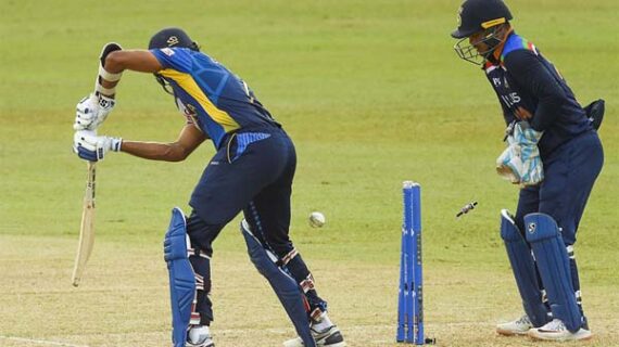 फर्नांडो असलंका के अर्धशतक, श्रीलंका ने बनाए 275 रन