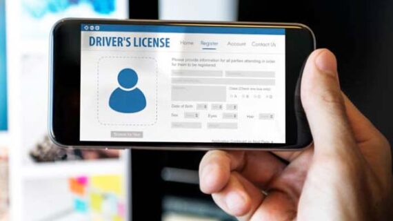 ड्राइविंग लाइसेंस को अब रख सकते हैं अपने स्मार्टफोन में