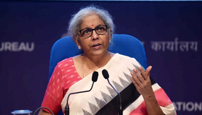 तेल की कीमतों में तत्काल कमी की उम्मीद नहीं