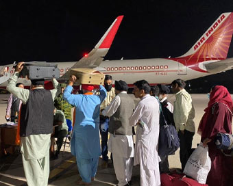 काबुल से निकाले गये 78 लोगों को लेकर आयी एयर इंडिया की उडान