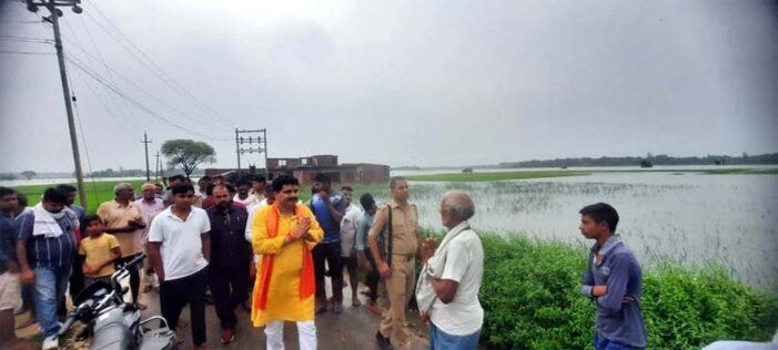 स्टेशन पर मिली छात्रा को नारी निकेतन भेजा
