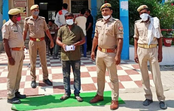 चोरी की घटना का पुलिस ने किया पर्दाफाश