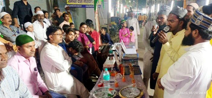 अंजुमनों ने पेश किया नातिया कलाम