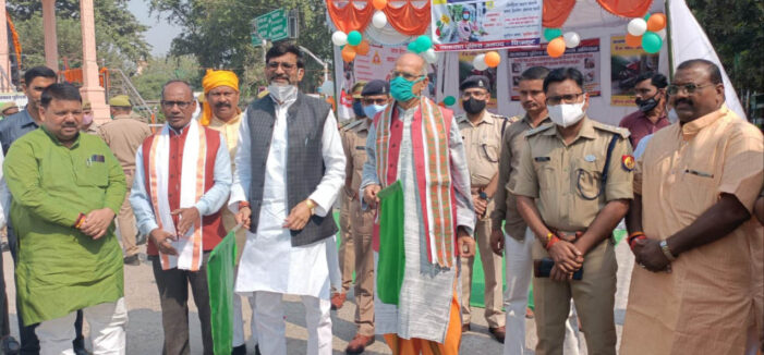 वाहन चलाते समय ट्राफिक नियमों का पालन जरूरी: मंत्री