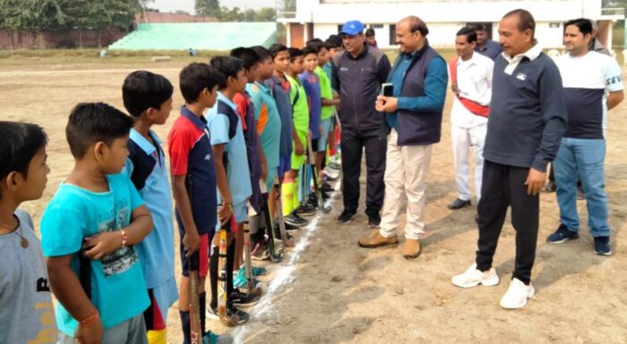 स्पोट्र्स स्टेडियम का किया भ्रमण