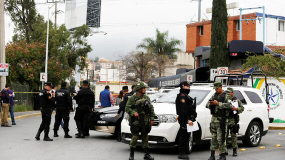 अमेरिका ने मेक्सिको में गोलीबारी के बाद वाणिज्य दूतावास से कर्मचारियों, परिवारों को जाने की इजाजत दी