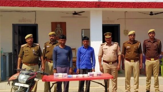 लूट में वांछित बदमाशों की पुलिस से मुठभेड़, तीन गिरफ्तार