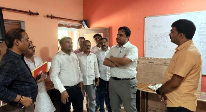 निर्माणाधीन डिस्कवरी लैब का किया निरीक्षण