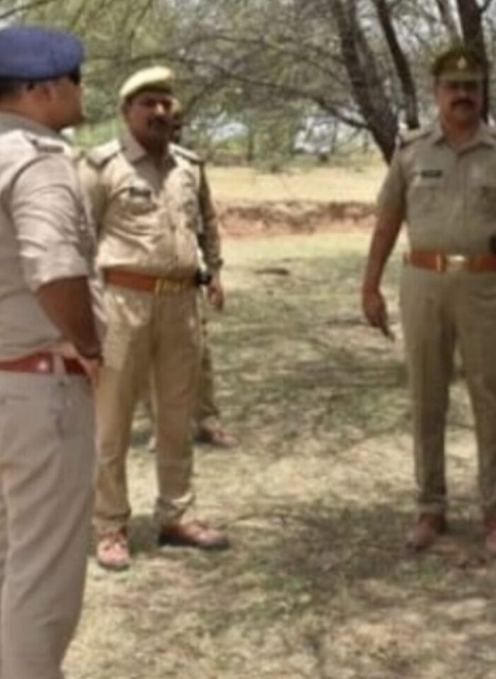 पवई गाँव में पुलिस और बदमाशों के बीच मुठभेड़