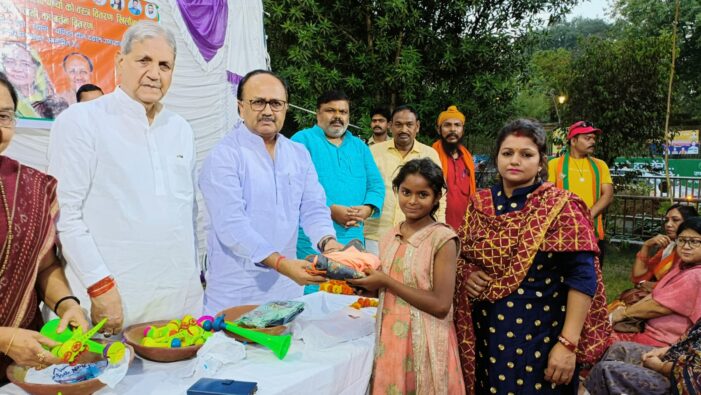 हर सामाजिक व्यक्ति को पंडित दीनदयाल उपाध्याय के पद चिन्हों पर अवश्य चलना चाहिए-सिद्धार्थ नाथ सिंह￼