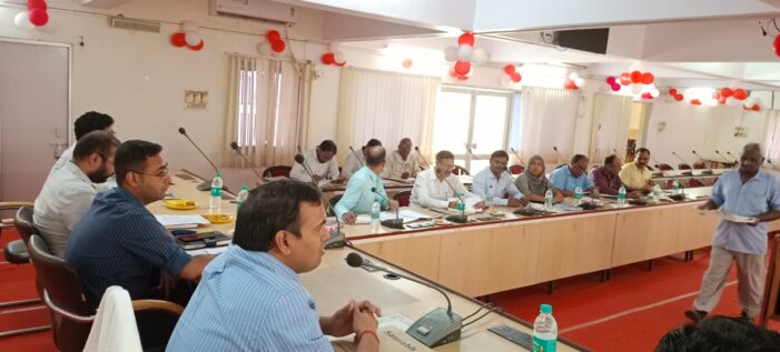 ग्राम वन समितियों की पुनर्गठन कार्ययोजना बनाये जाने के सम्बन्ध में हुई बैठक