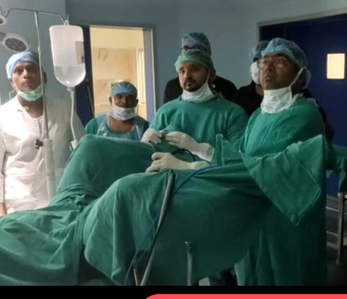 बांदा में डॉक्टर सोमेश त्रिपाठी ने किया कमाल