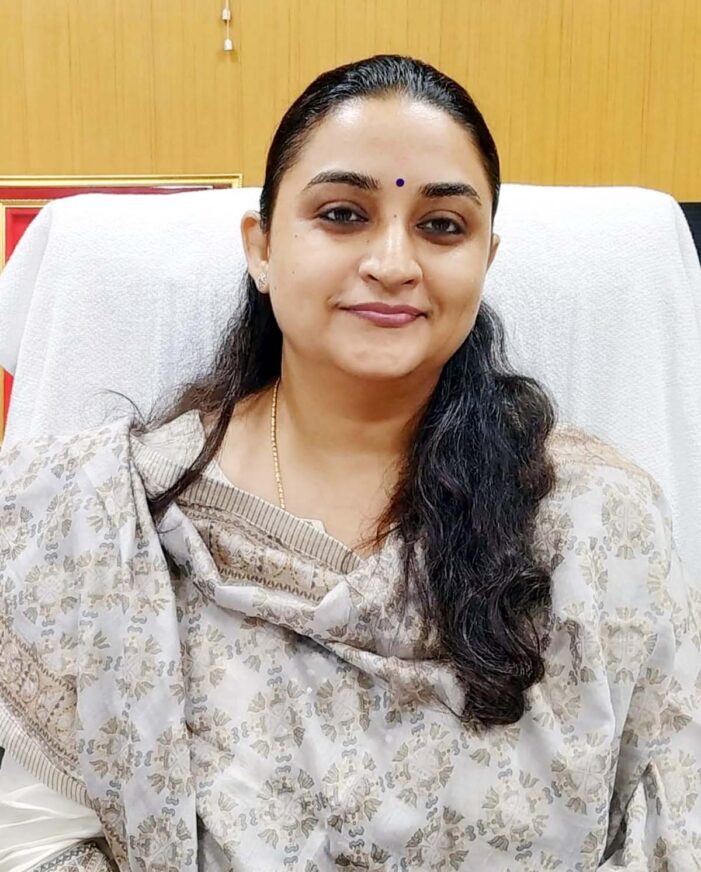 शासन की योजनाओं का पात्रों को दिलाया जाएगा लाभ: डीएम शासन की योजनाओं का पात्रों को दिलाया जाएगा लाभ: डीएम