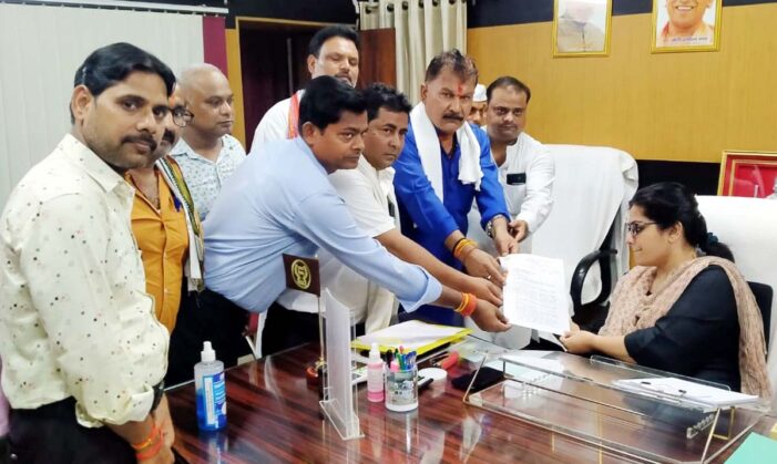 आवश्यक वस्तुओं में बढ़ी जीएसटी वापस की किए जाने की मांग आवश्यक वस्तुओं में बढ़ी जीएसटी वापस की किए जाने की मांग
