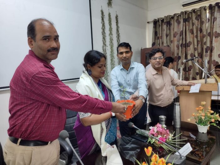 ओ ई आर पॉलिसी मुक्त विश्वविद्यालय के लिए बहुत लाभकारी – प्रोफेसर एस कुमार￼