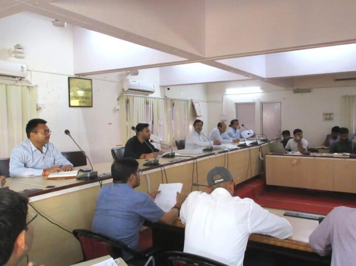शिकायतों के निस्तारण में लापरवाही बरतने पर कार्यवाही होगी-एडीएम शिकायतों के निस्तारण में लापरवाही बरतने पर कार्यवाही होगी-एडीएम