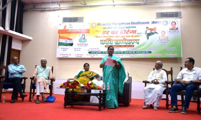हिन्द के वासी है हम, हर दिल में हिंदुस्तान लिख दो हिन्द के वासी है हम, हर दिल में हिंदुस्तान लिख दो