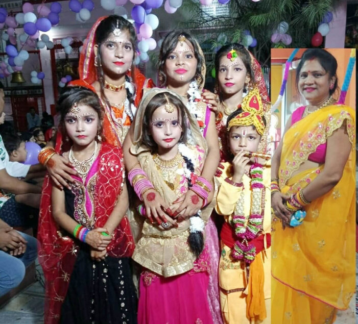 श्रीकृष्ण व राधा का रूप धारण कर मनाया नंदलाल का जन्मोत्सव