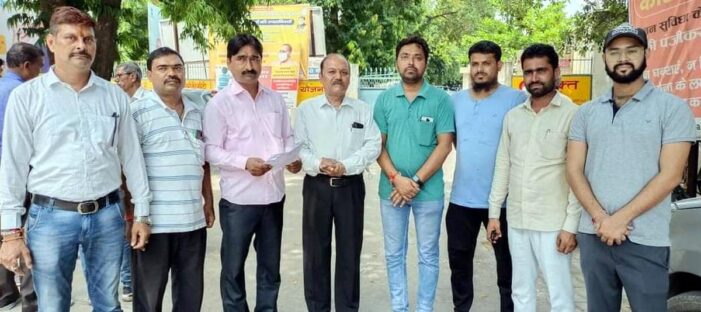 ललौली कस्बे की समस्याओं को लेकर सौंपा ज्ञापन ललौली कस्बे की समस्याओं को लेकर सौंपा ज्ञापन