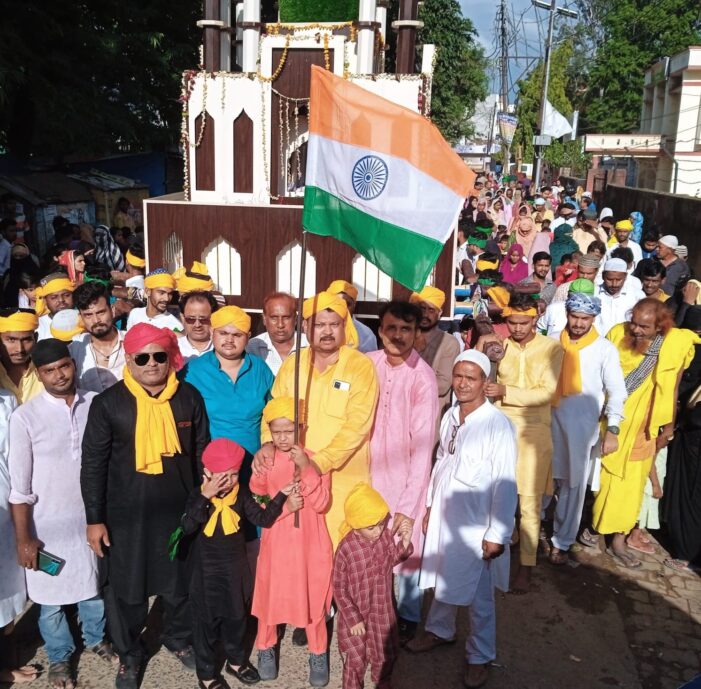 अक़ीदत व एहतराम से उठी ताजिया, हुई दफ़न अक़ीदत व एहतराम से उठी ताजिया, हुई दफ़न