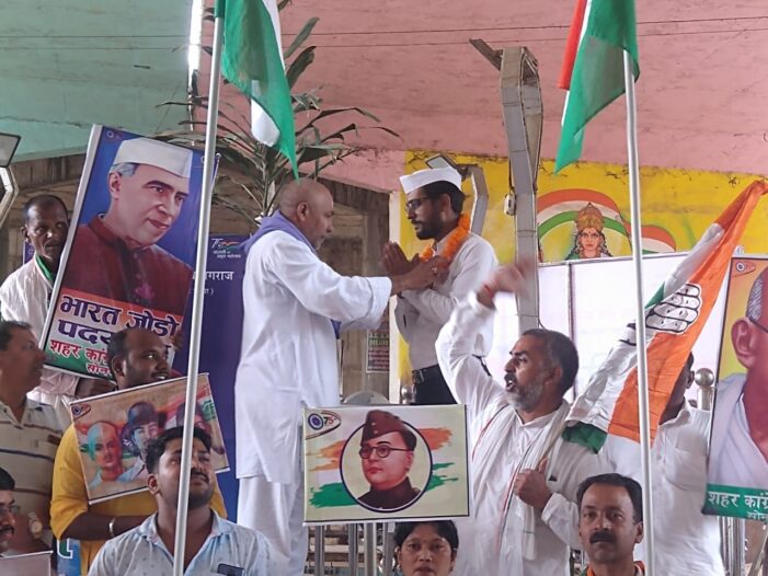 लाखों भारतीयों की बलि के बाद मिली है आजादी जिसकी रक्षा करना सभी का कर्तब्य है-जगदीश लाखों भारतीयों की बलि के बाद मिली है आजादी जिसकी रक्षा करना सभी का कर्तब्य है-जगदीश