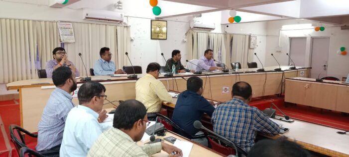 मतदेय स्थलों के सम्भाजन हेतु सकारात्मक सहयोग करने सम्बन्धी हुई बैठक