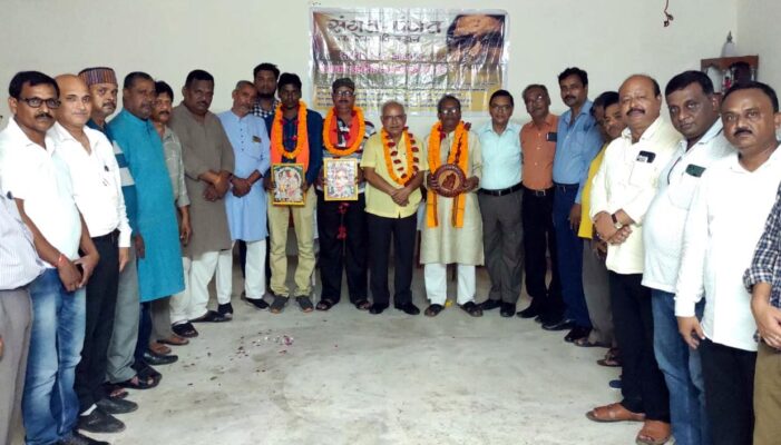 समाज का सजग प्रहरी होता है अधिवक्ता