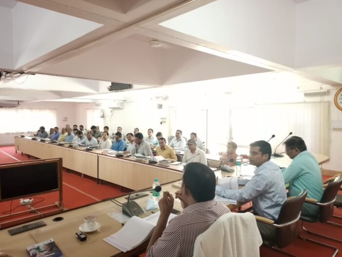 मुख्यमंत्री के विकास प्राथमिकता वाले 37 बिन्दुओं की जिलाधिकारी ने की समीक्षा