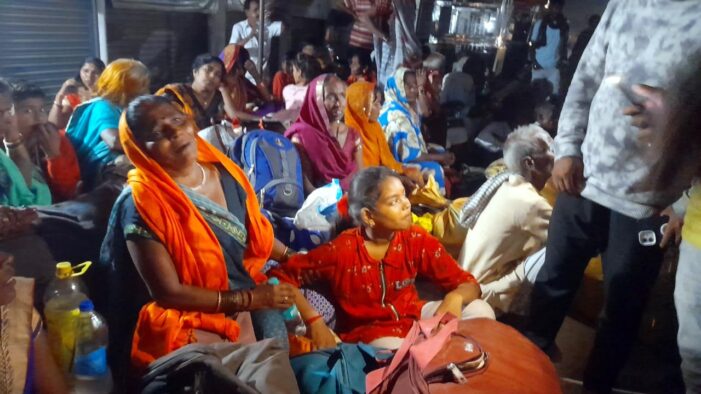 बसों में टक्कर से एक की मौत, डेढ़ दर्जन घायल