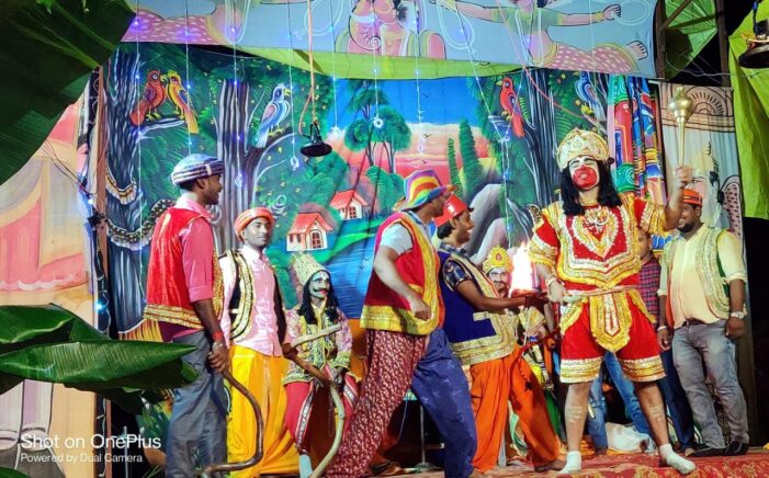 जारा नगरु निमिष एक माहीं।एक विभीषण कर गृह नाही।।