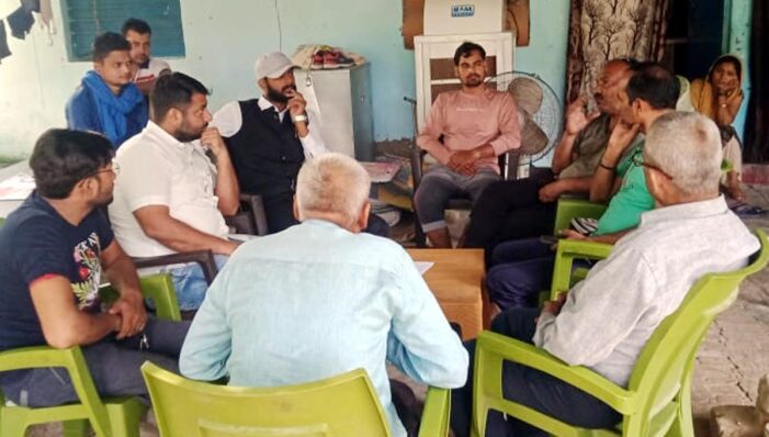 मृतक के परिजनों से मिलकर भीम आर्मी ने बंधाया ढाढंस