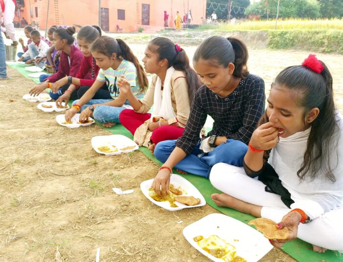 मां काली के भव्य श्रृंगार के साथ लगा मेला