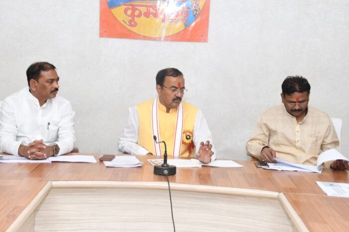 उपमुख्यमंत्री ने डेंगू के नियंत्रण एवं बचाव के लिए प्रशासन के द्वारा की जा रही कार्रवाईयों समीक्षा की