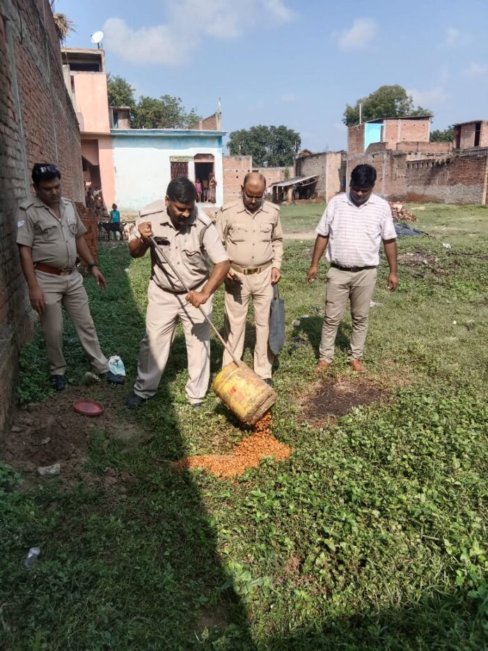 आबकारी टीम की ताबड़तोड़ छापेमारी से शराब माफियाओं में हड़कंप आबकारी टीम की ताबड़तोड़ छापेमारी से शराब माफियाओं में हड़कंप
