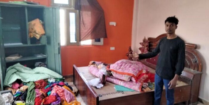 रोशनदान तोड़कर लाखों का सामान उड़ाया