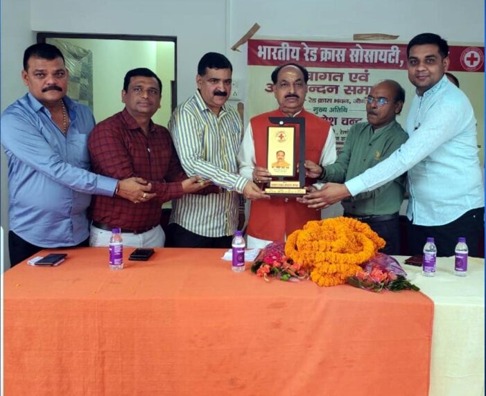 प्लेटफॉर्मों को गड्ढा मुक्त बनाया: रमेश चंद्र रत्न प्लेटफॉर्मों को गड्ढा मुक्त बनाया: रमेश चंद्र रत्न