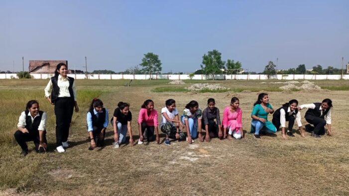 निबंध में साक्षी, दौड़ में रिया त्रिपाठी प्रथम