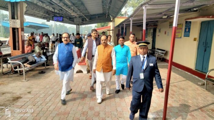 पानी न देख भड़के चेयरमैन,लगाई फटकार पानी न देख भड़के चेयरमैन,लगाई फटकार