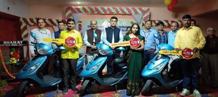 पोस्ट मास्टर जनरल ने किया महोत्सव का शुभारंभ पोस्ट मास्टर जनरल ने किया महोत्सव का शुभारंभ