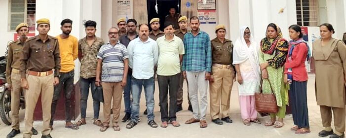 सामूहिक धर्म परिवर्तन में तीन महिलाओं समेत दस गिरफ्तार सामूहिक धर्म परिवर्तन में तीन महिलाओं समेत दस गिरफ्तार