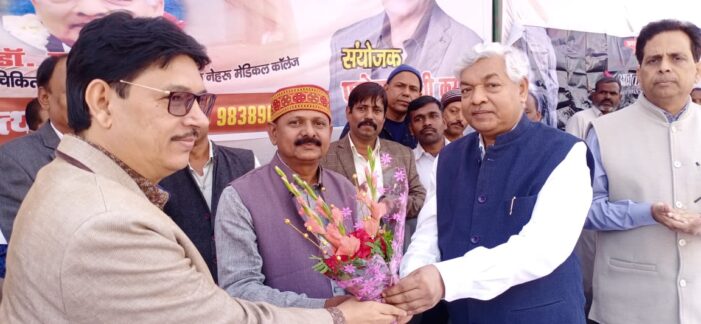 निःशुल्क नेत्र चिकित्सा शिविर में 924 लोगों की हुई आंखों की जांच निःशुल्क नेत्र चिकित्सा शिविर में 924 लोगों की हुई आंखों की जांच