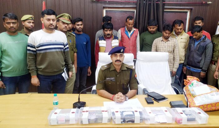 सांई गांव के जंगल में दबिश देकर पुलिस ने पकड़े 11 जुंआड़ी सांई गांव के जंगल में दबिश देकर पुलिस ने पकड़े 11 जुंआड़ी