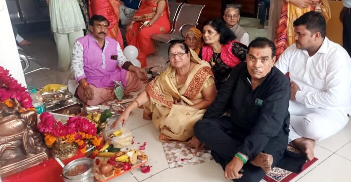 पूजा-अर्चना के बीच हास्पिटल का उद्घाटन