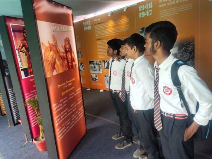 मल्टीमिडिया प्रदर्शनी स्वतंत्रता आंदोलन के नायकों  के योगदान को जन -जन  तक पहुंचाने का एक सफल  प्रयास है- पद्मश्री एयर मार्शल बंदोपाध्याय
