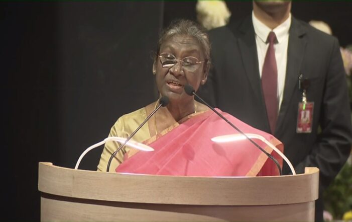 मुर्मू ने सिक्किम में 700 करोड़ रुपये से अधिक की परियोजनाओं की शिलान्यास रखी मुर्मू ने सिक्किम में 700 करोड़ रुपये से अधिक की परियोजनाओं की शिलान्यास रखी
