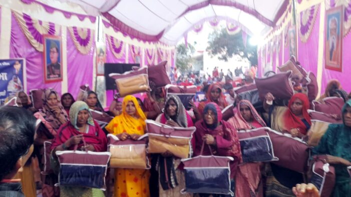 स्मृति दिवस पर जरूरतमंदों में वितरित किए कंबल स्मृति दिवस पर जरूरतमंदों में वितरित किए कंबल